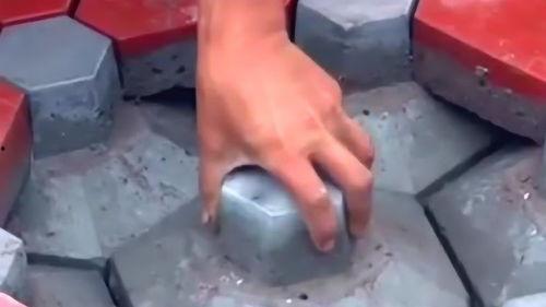 国产水砖生产视频  第1张