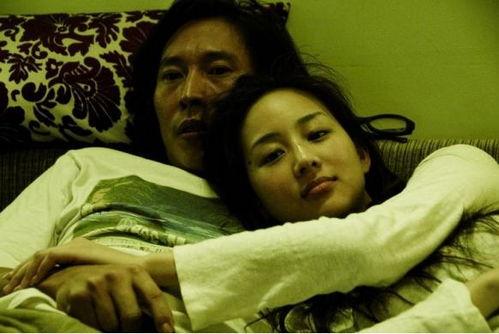 国产按摩视频女生裸体,裸体女生的私密瞬间